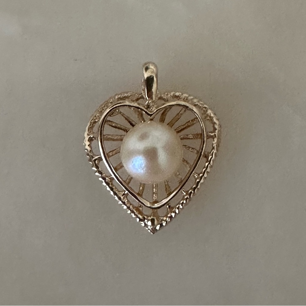 14k Solid Gold Heart Shaped Basket Pendant with Pearl Center - Picture 7 of 16